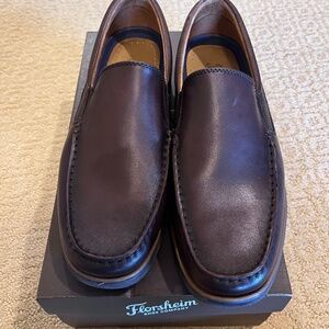 Boy's/Men's Brown Leather slip on Loafers size 8